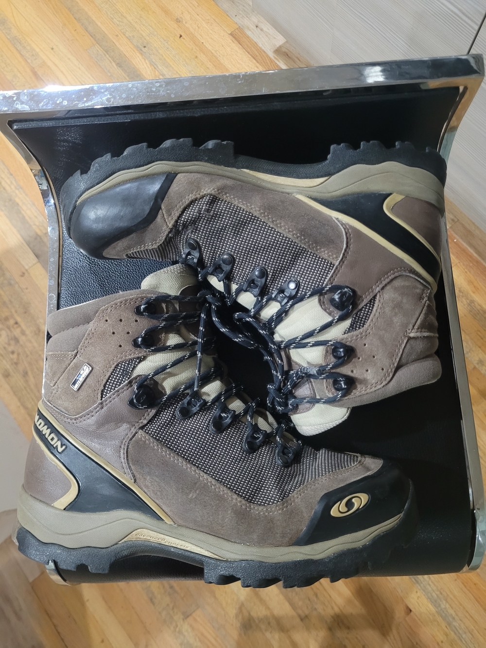Salomon Retro Hiking Boots - Durable Waterproof Trail Contagrip,Men's 8